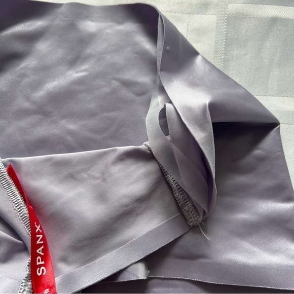 Spanx 2 Pairs New With Tag Small Seamless & High-rise Shape wear Thong Panties - Picture 15 of 17